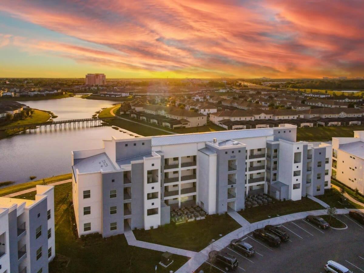 Gorgeous 2Br Lakeview Condo With Waterpark Kissimmee Dış mekan fotoğraf